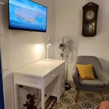 In Ain Karem - A Maltese Traditional Townhouse בית אירוח